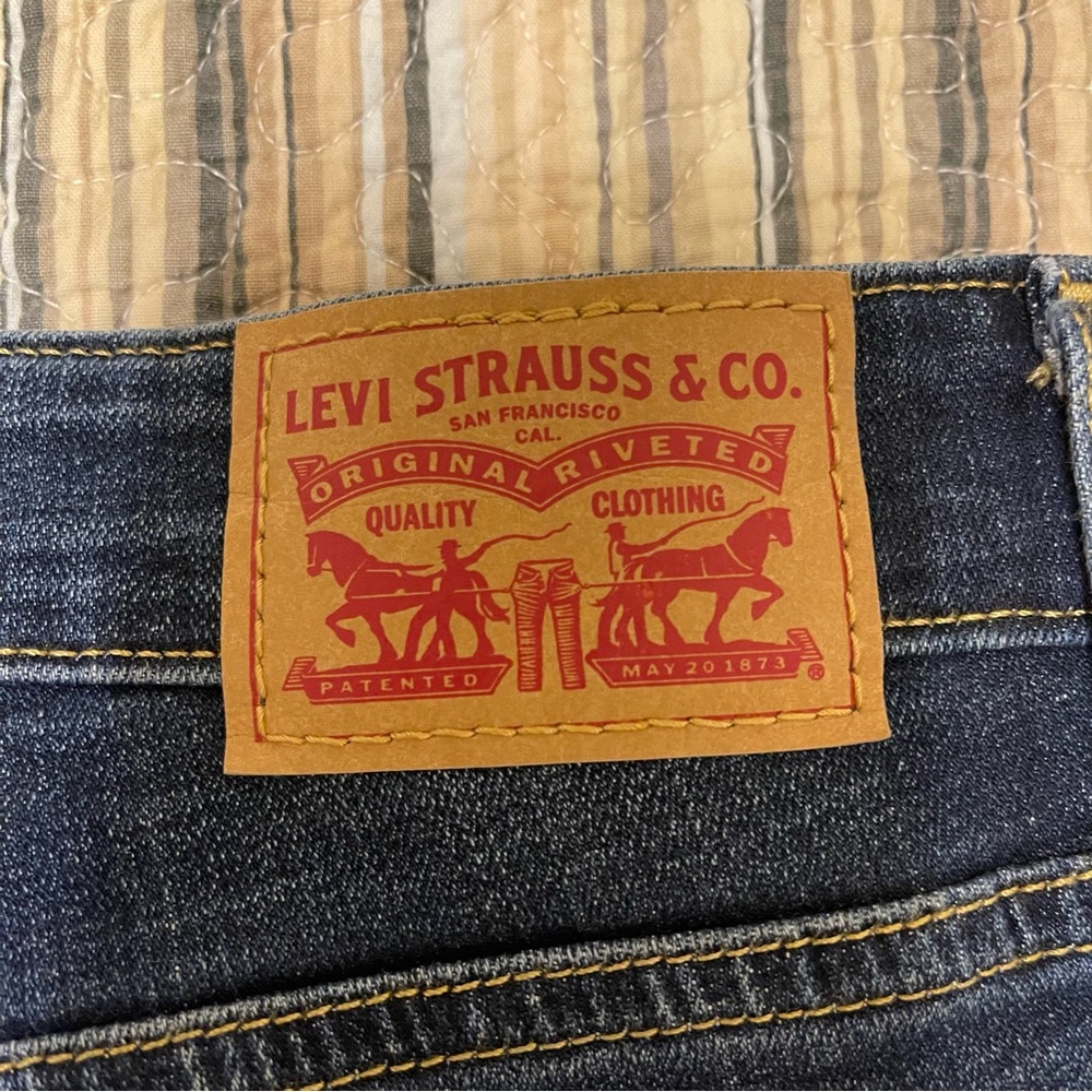 Levi's 721 Women’s 14 (34) Classic Dark Indigo Wash High Rise Skinny Jeans - Picture 4 of 9